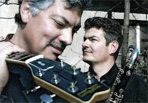 Jerry Rojas und Peter A. Schmid (© Promo.) Jerry Rojas und Peter A. Schmid (© Promo.)