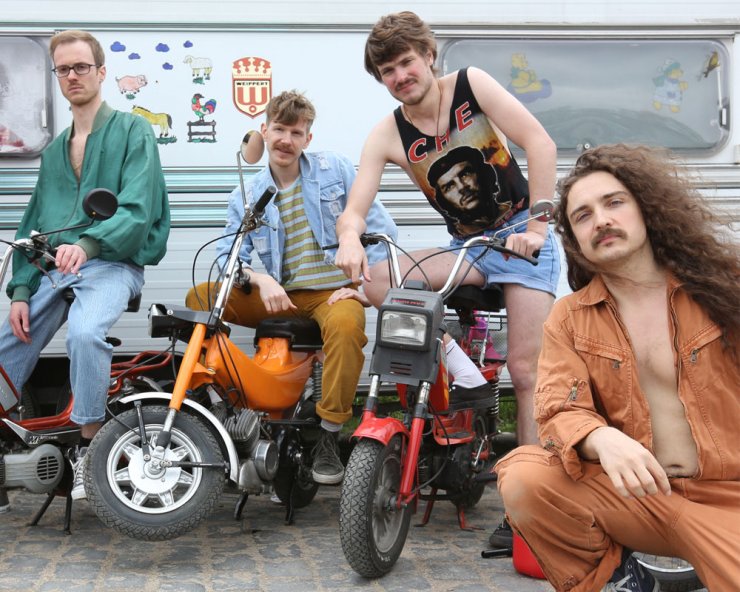 C.A.R. (© Promo) C.A.R. (© Promo)