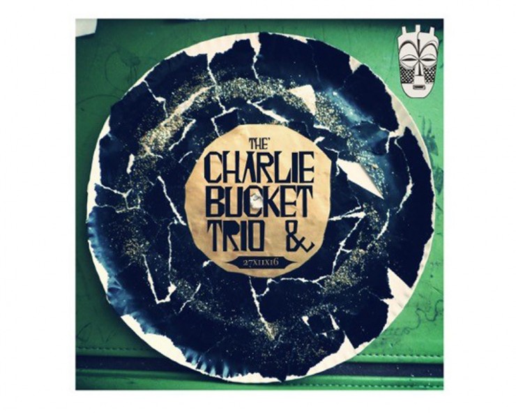 THE CHARLIE BUCKET TRIO & (© Promo) THE CHARLIE BUCKET TRIO & (© Promo)